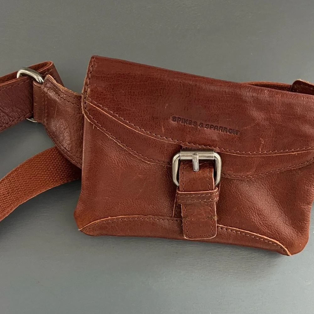 Spike & Sparrow Genuine Leather Brown Belt Bag - Picture 8 of 8